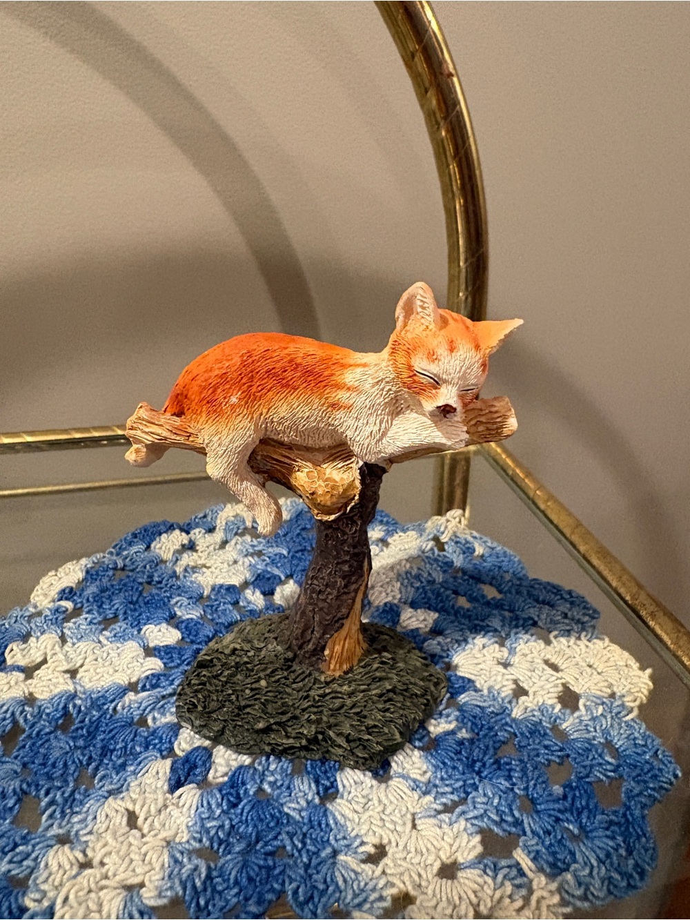 Resin sleeping cat